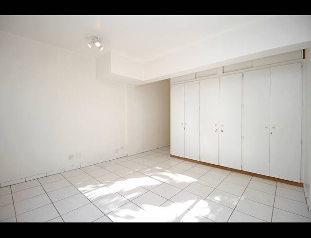 3 BEDROOM APARTMENT FOR SALE IN HOUGHTON ESTATE